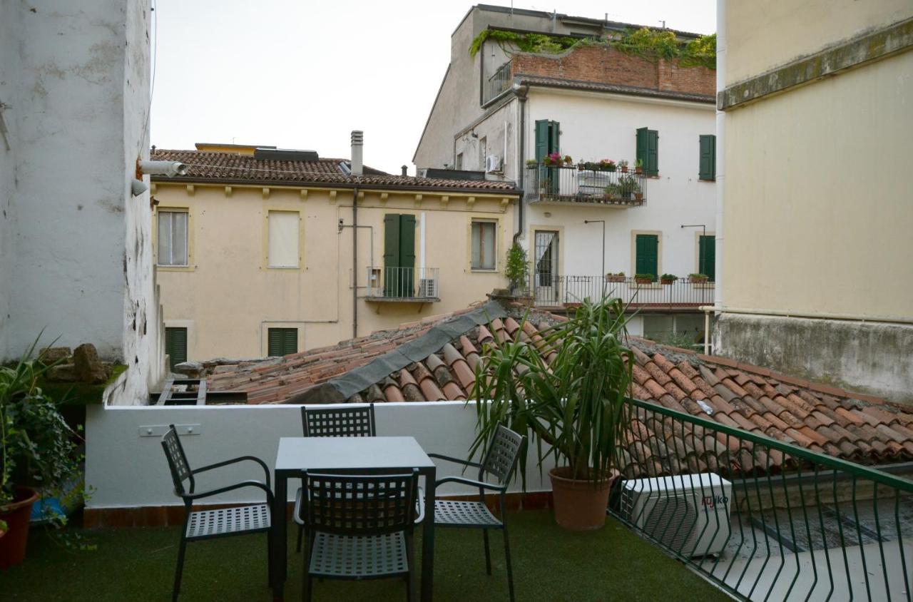 Gabrielli Rooms Et Apartments Sant Antonio Alloggio 4 M0230914084 Verona Exteriör bild